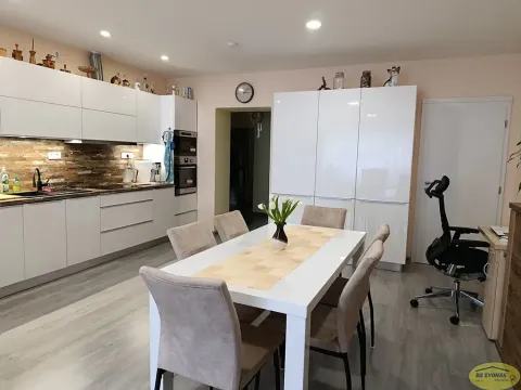 Prodej bytu 2+kk, Holešov, 6. května, 90 m2