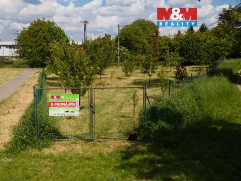 Pronájem zahrady, Zlín - Prštné, 1799 m2