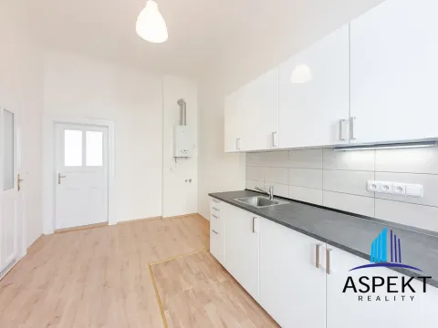 Pronájem bytu 2+1, Praha - Smíchov, Zborovská, 70 m2