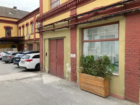 Pronájem skladu, Brno, Valchařská, 28 m2