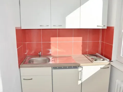 Pronájem bytu 1+kk, Praha - Modřany, Nikoly Vapcarova, 30 m2