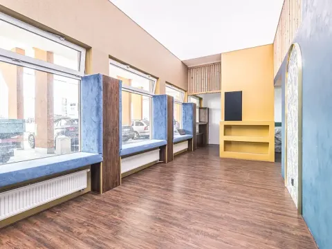 Prodej obchodního prostoru, Praha - Vysočany, Poděbradská, 98 m2