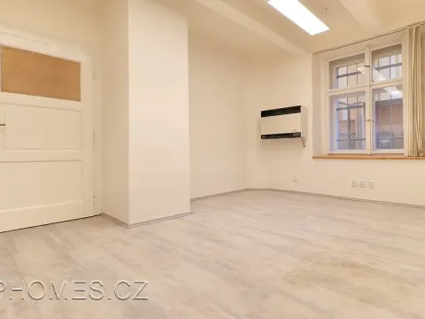 Pronájem kanceláře, Praha - Bubeneč, Terronská, 34 m2