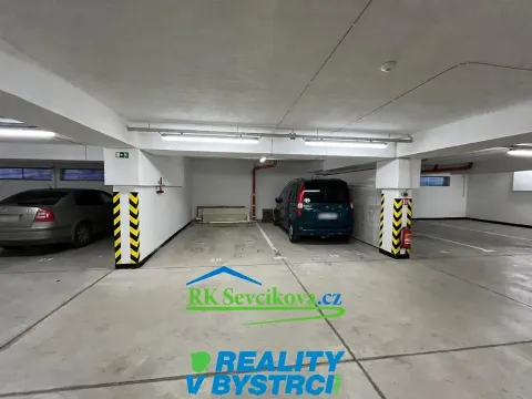 Pronájem garážového stání, Brno, Křepelčí, 15 m2