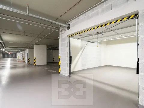 Pronájem garáže, Praha - Vysočany, Poděbradská, 20 m2
