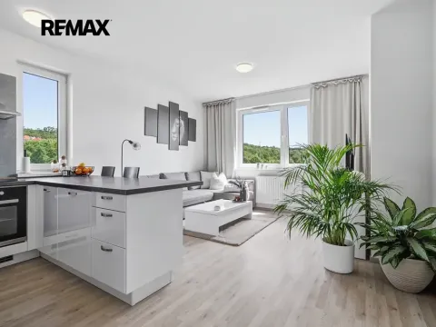 Prodej bytu 2+kk, Praha - Vysočany, Strnadových, 50 m2