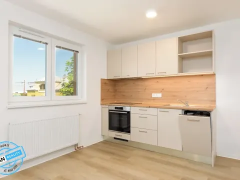 Pronájem bytu 2+kk, Opava, 36 m2