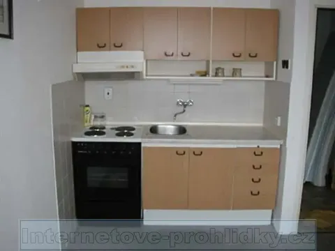 Pronájem bytu 1+kk, Praha - Vysočany, 35 m2
