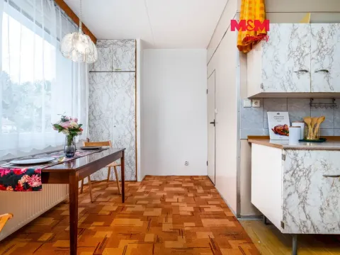Prodej bytu 2+1, Hostinné, Sídliště, 68 m2