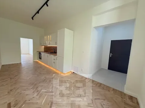 Pronájem bytu 2+kk, Praha - Smíchov, Plzeňská, 44 m2