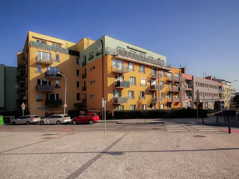 Pronájem garážového stání, Praha - Košíře, Pod školou, 26 m2