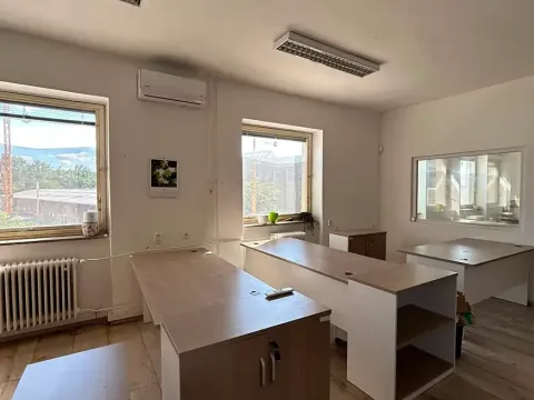 Pronájem kanceláře, Znojmo, Dobšická, 150 m2