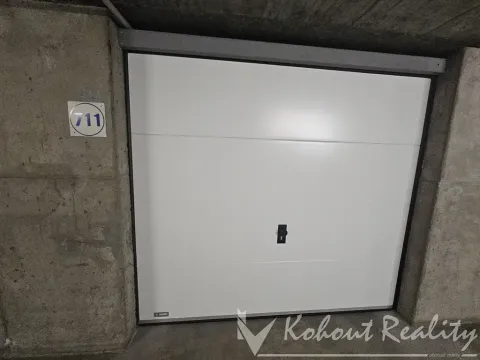 Pronájem garáže, Praha - Strašnice, Štěchovická, 16 m2