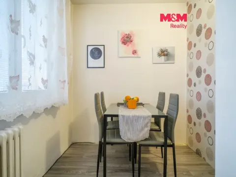 Pronájem bytu 2+1, Klášterec nad Ohří - Miřetice u Klášterce nad Ohří, 17. listopadu, 60 m2
