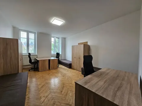 Pronájem pokoje, Brno, Plotní, 120 m2