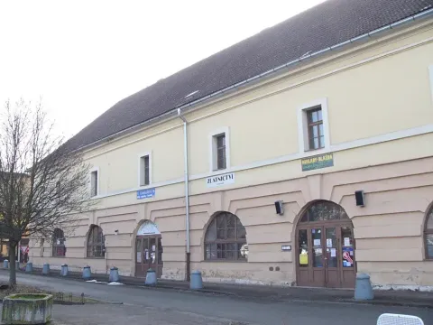 Pronájem obchodního prostoru, Hradec Králové, Československé armády, 52 m2