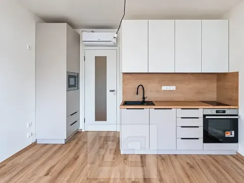 Pronájem bytu 1+kk, Praha - Hloubětín, Poděbradská, 32 m2